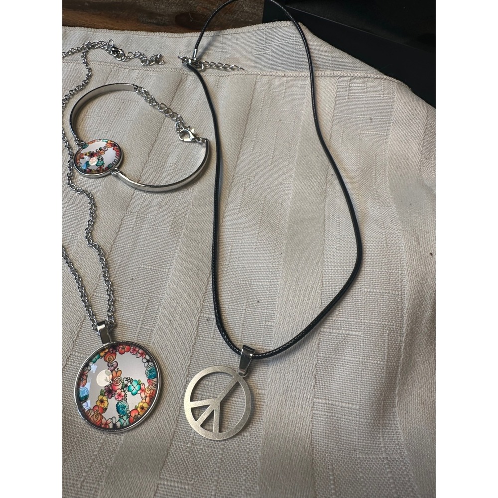 Floral Peace Sign Jewelry Set Silver Tone Necklace Bracelet Earrings 4pc Boho - Picture 5 of 9